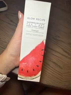 Glow Recipe Watermelon Glow Pore-Tight Toner - Red and White Packaging